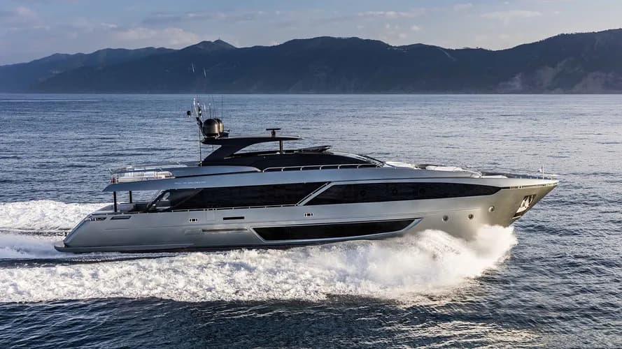 Motor yacht DON'T WORRY 33.5m
