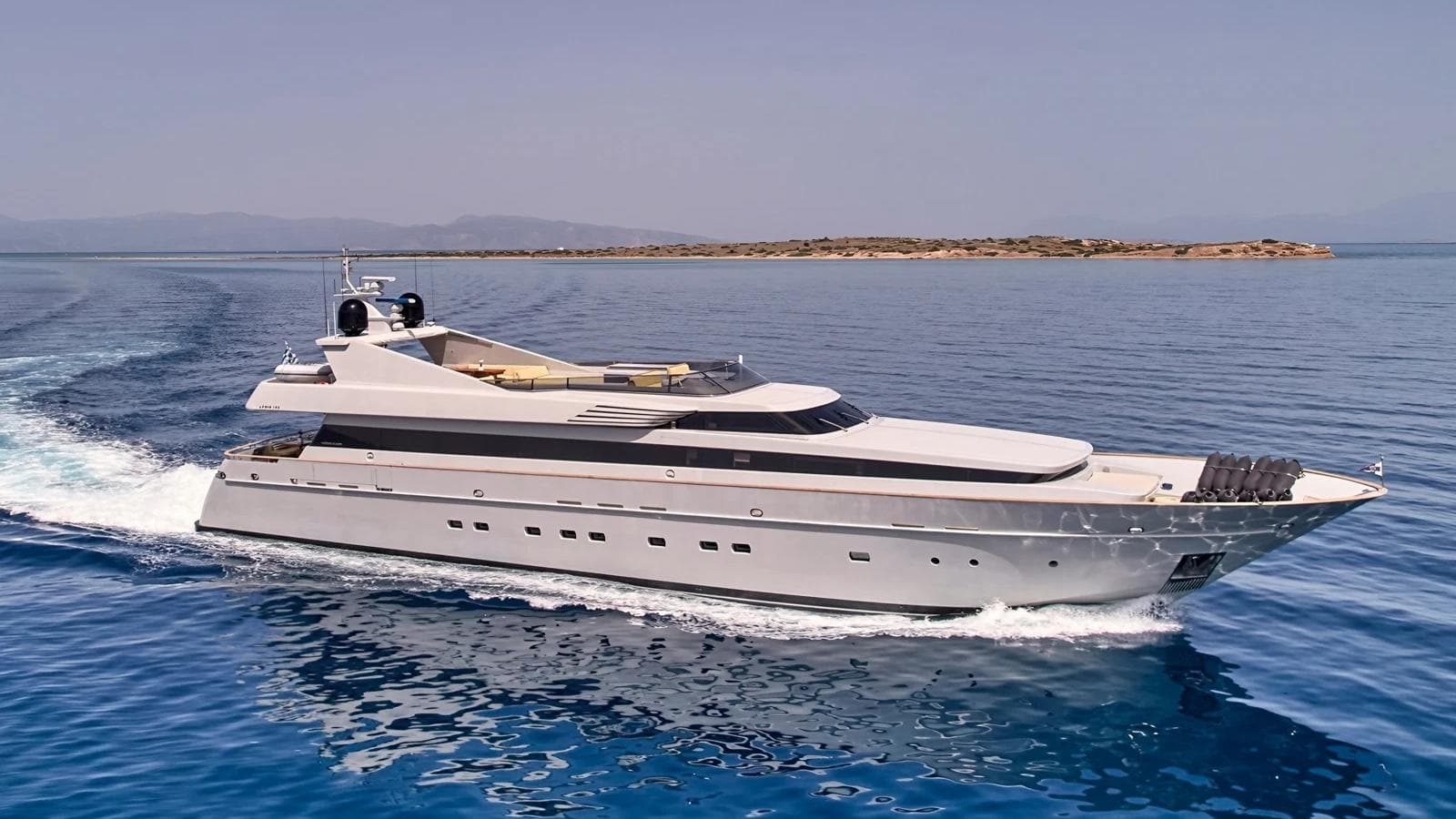 Motor yacht KINTARO 38.1m