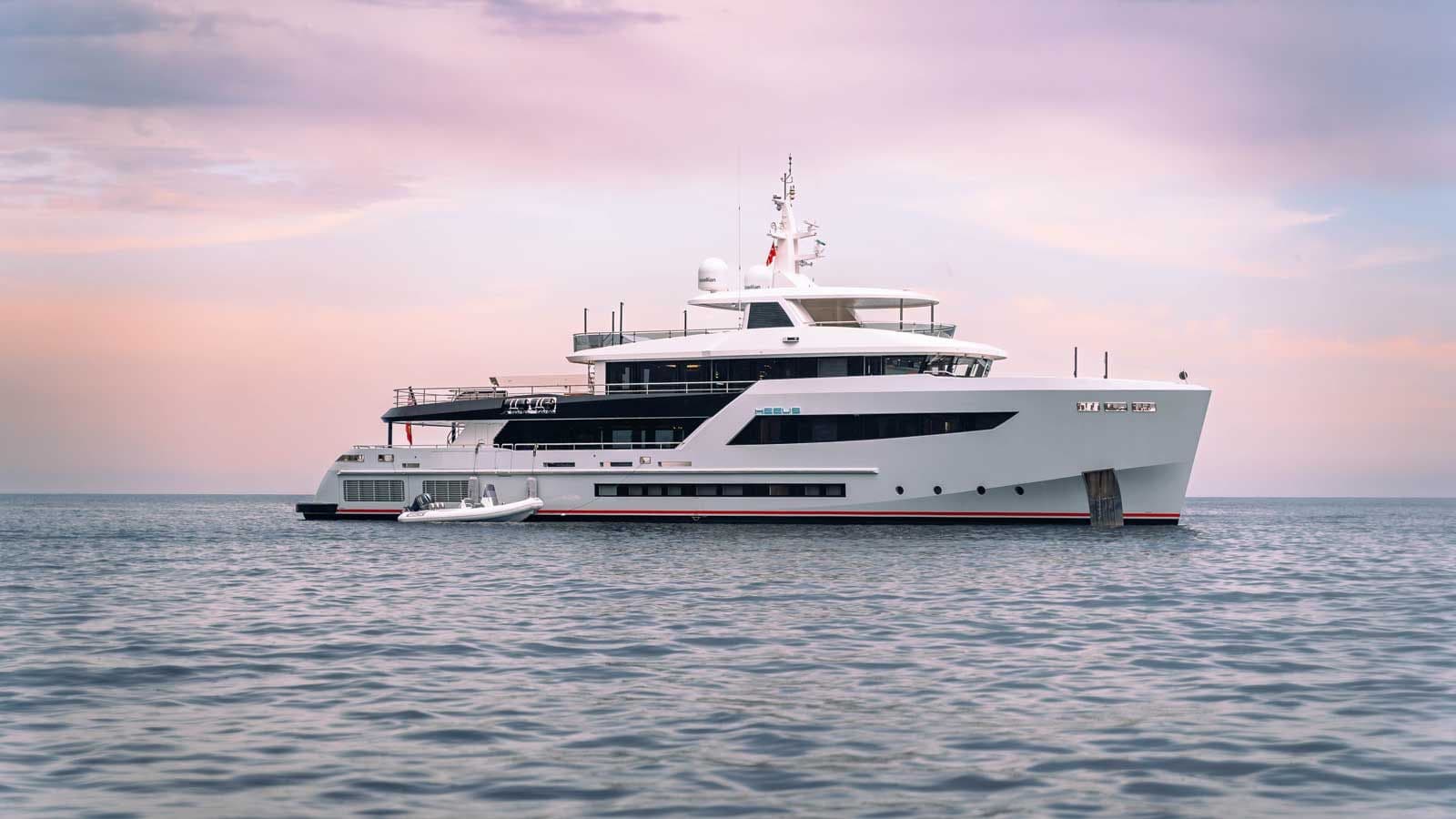 Yacht HEEUS 44.2m by Bering Yachts