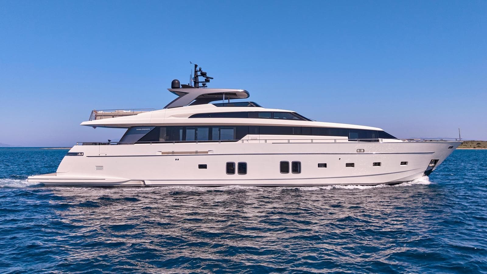 Motor yacht WOMBAT 32.31m