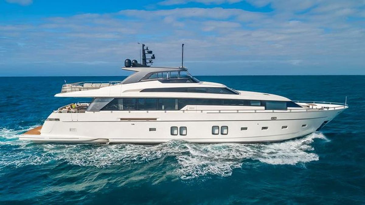 Motor yacht WOMBAT 32.3m