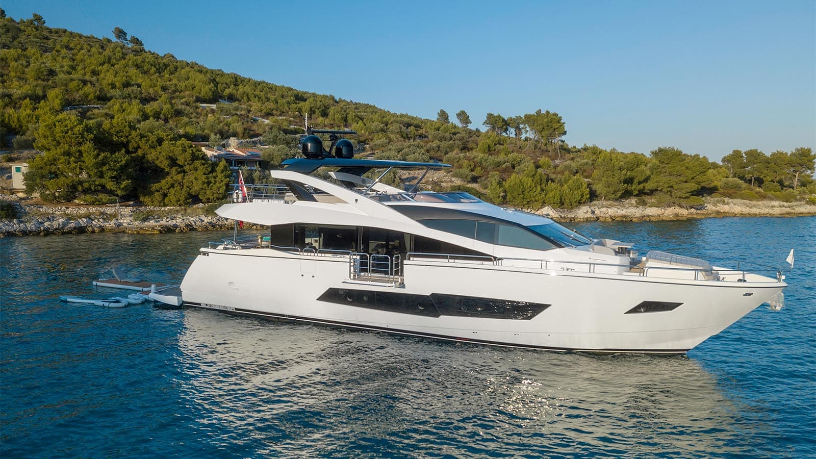 Motor yacht HUNKY DORY OF LONDON 26.3m