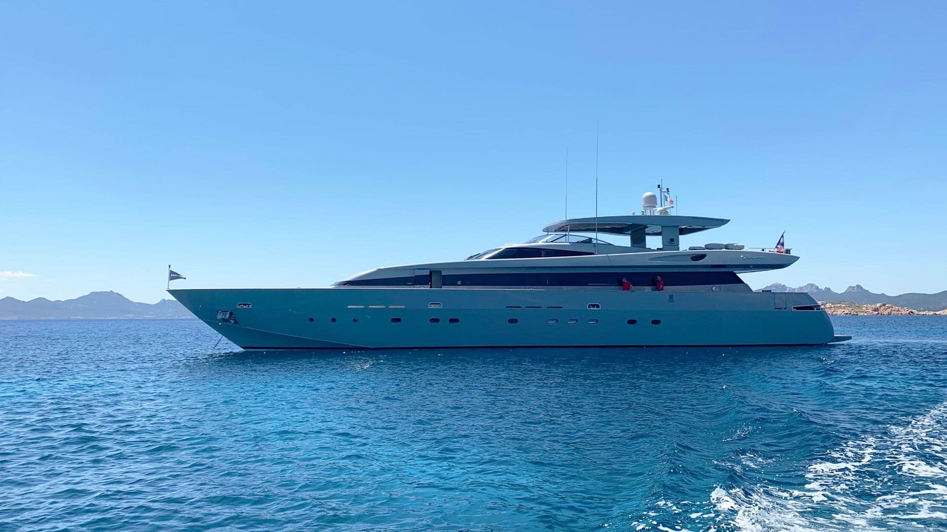 Motor yacht ISLANDER II 33.4m