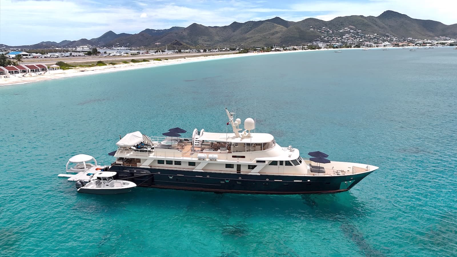 Yacht BLU 37.8m by Breaux Bay