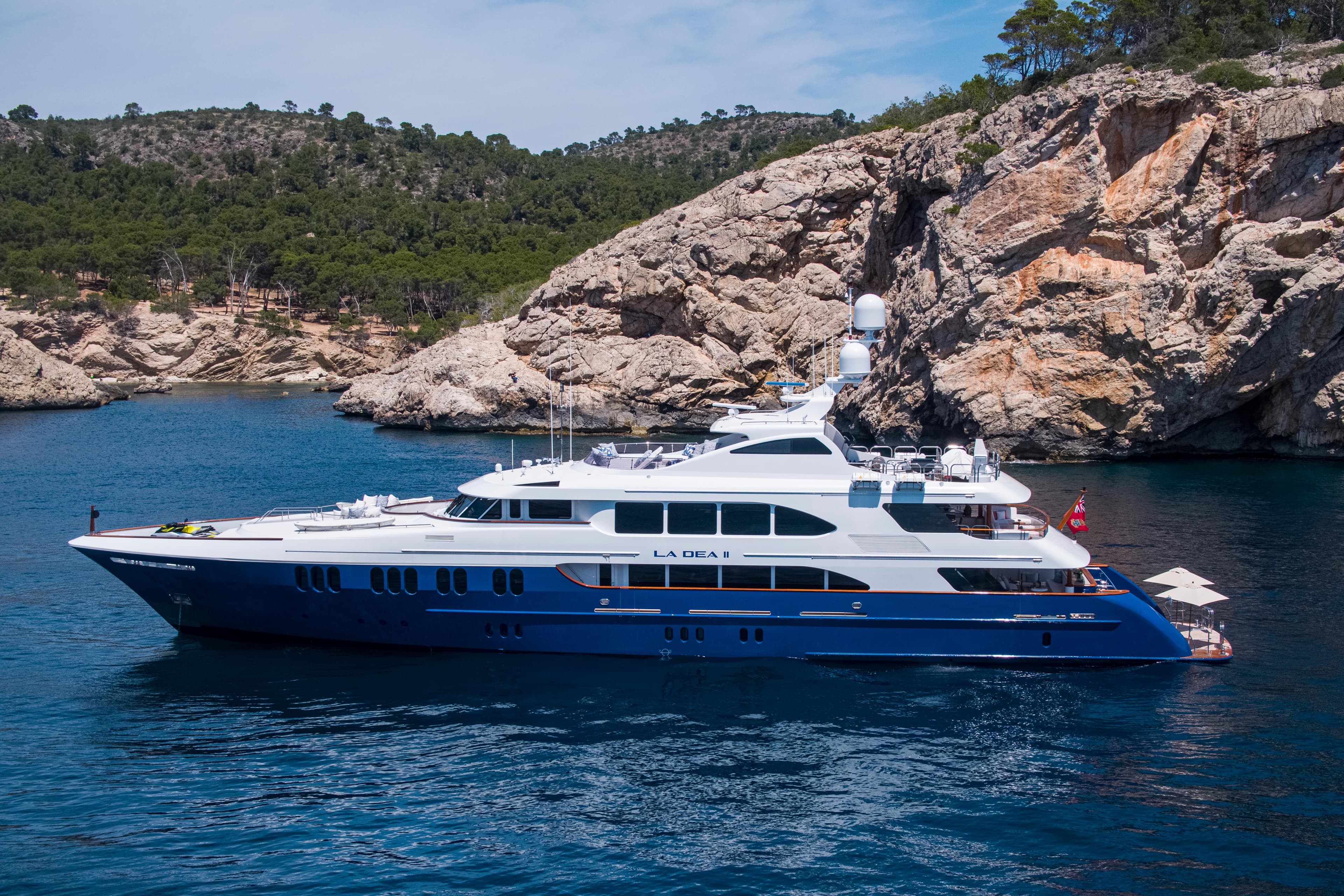 Motor yacht LA DEA II 49m
