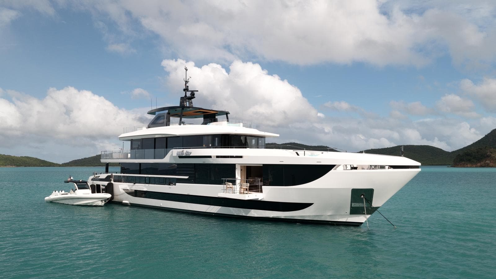 Yacht WHITE STAR 39.2m by Mangusta (Overmarine)