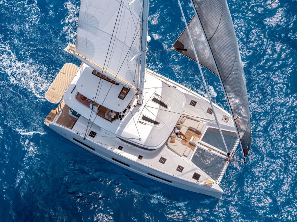 Sailing yacht HYDRUS 17m