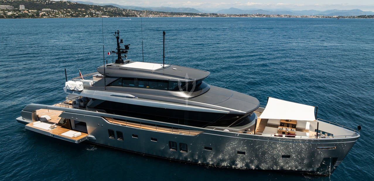 Motor yacht SENSA 34.2m