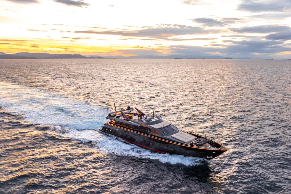 Motor Yacht CAN'T REMEMBER available for charter