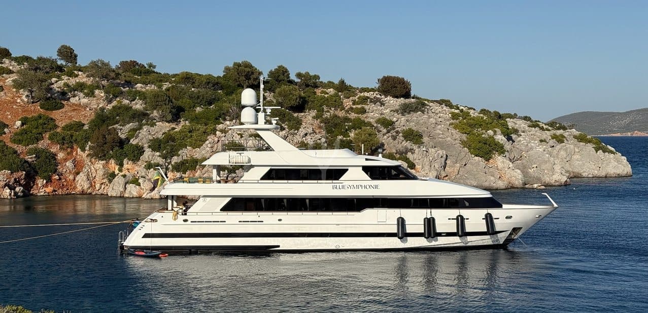 Motor yacht BLUE SYMPHONIE 37m