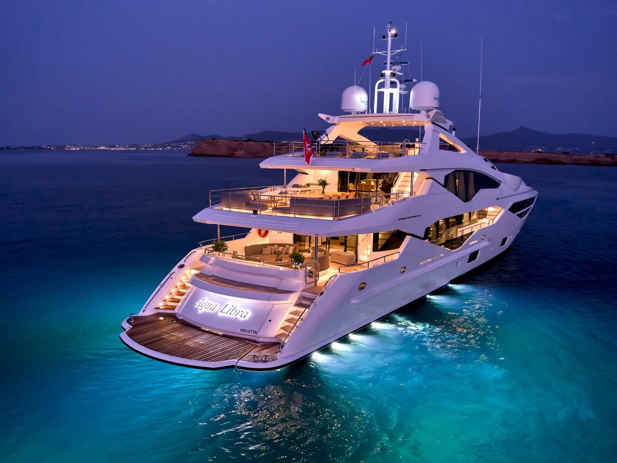 Motor yacht AQUA LIBRA 40m