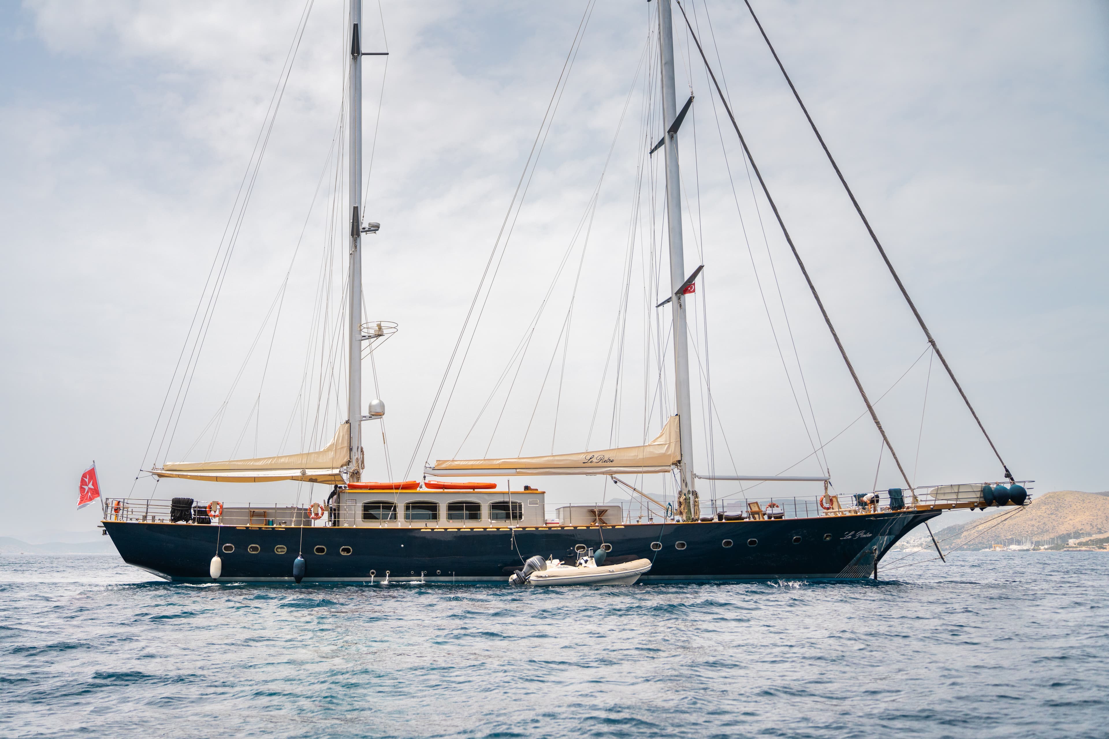 Motor yacht LE PIETRE 39m by Ada Yatcilik