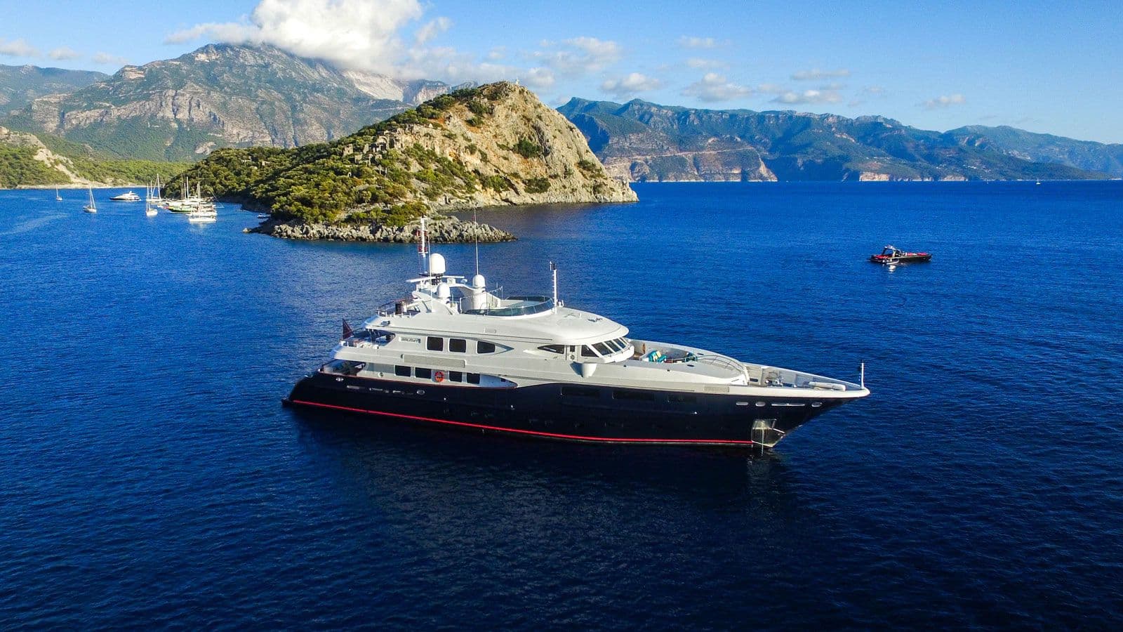 Motor yacht HOLIDAY 42.4m