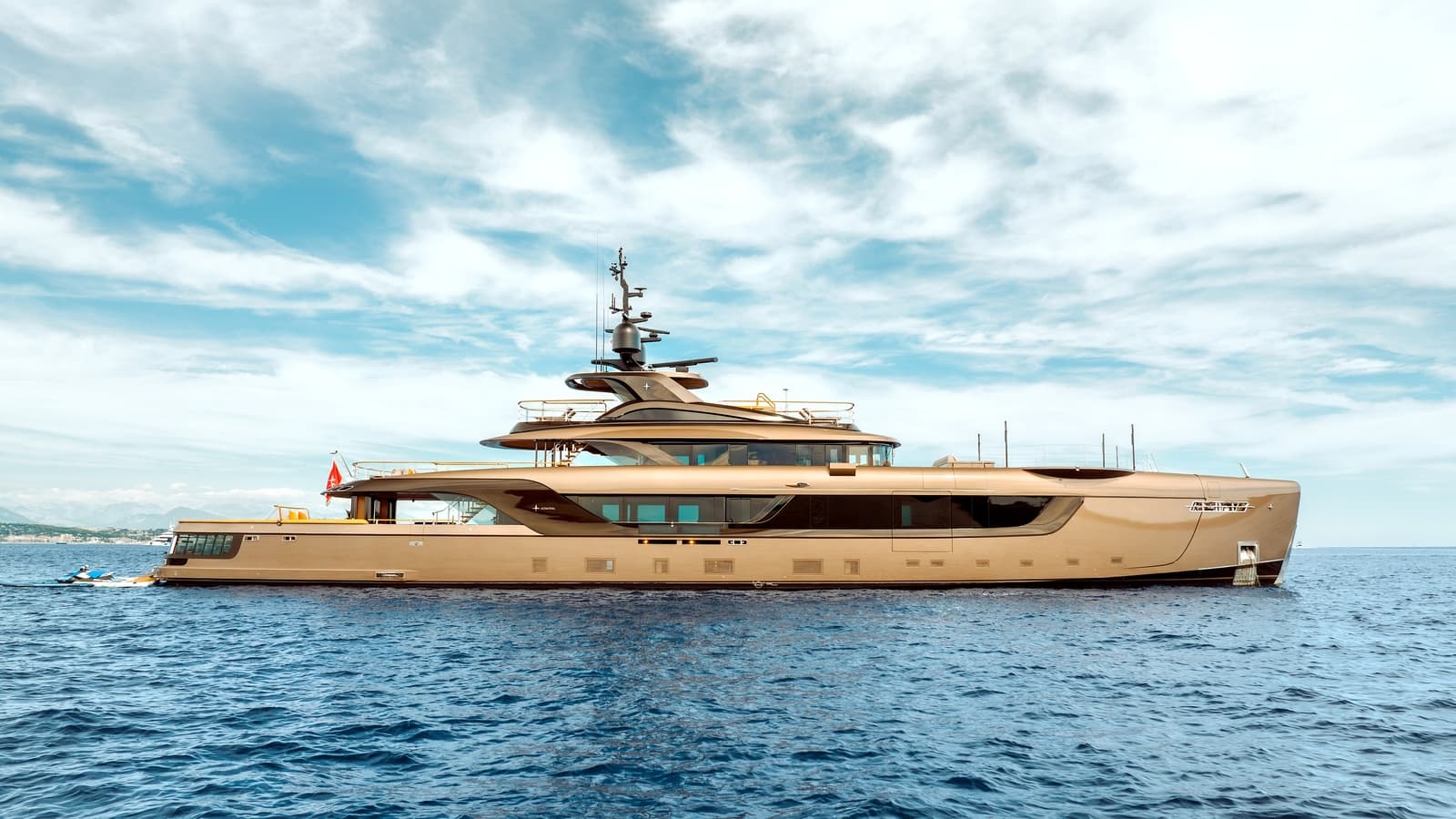 Motor yacht RAJA 55.2m