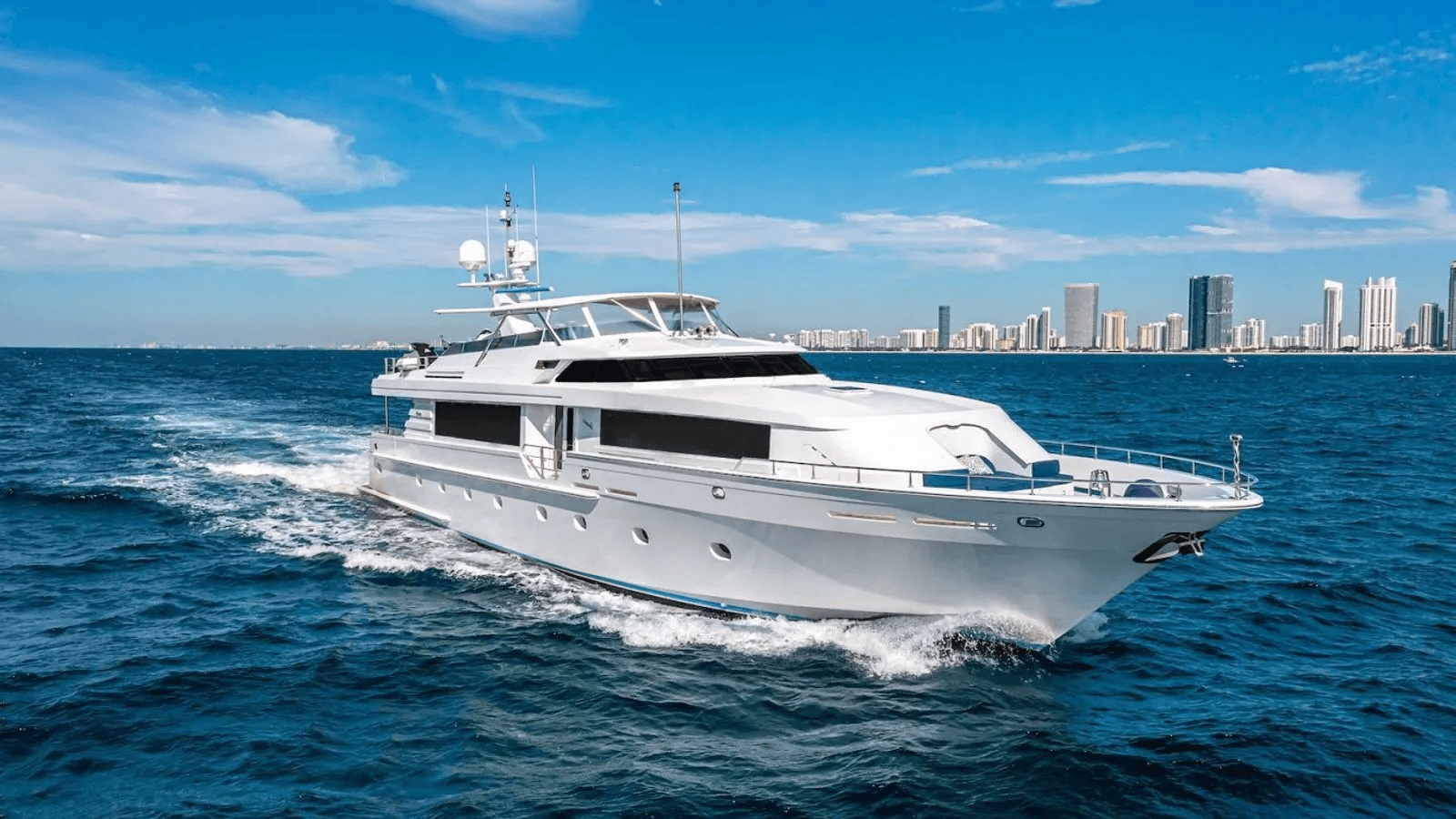 Yacht XOXO (118') 35.97m by Intermarine Savannah