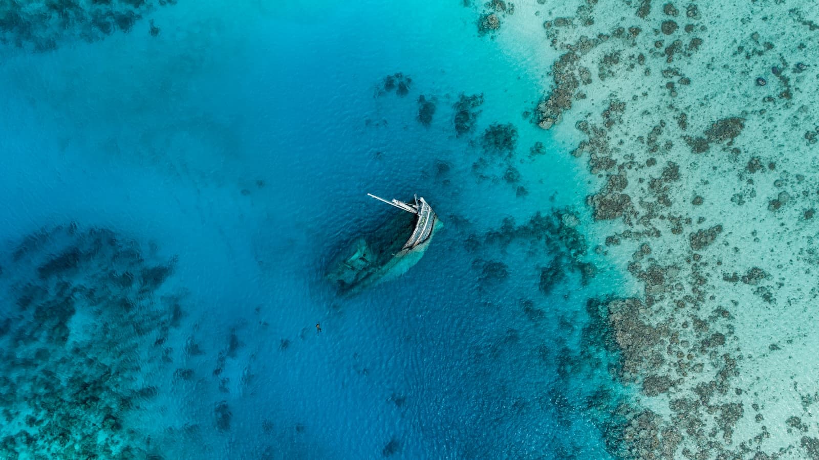 Maldives superyacht charter: the Maldives by private yacht