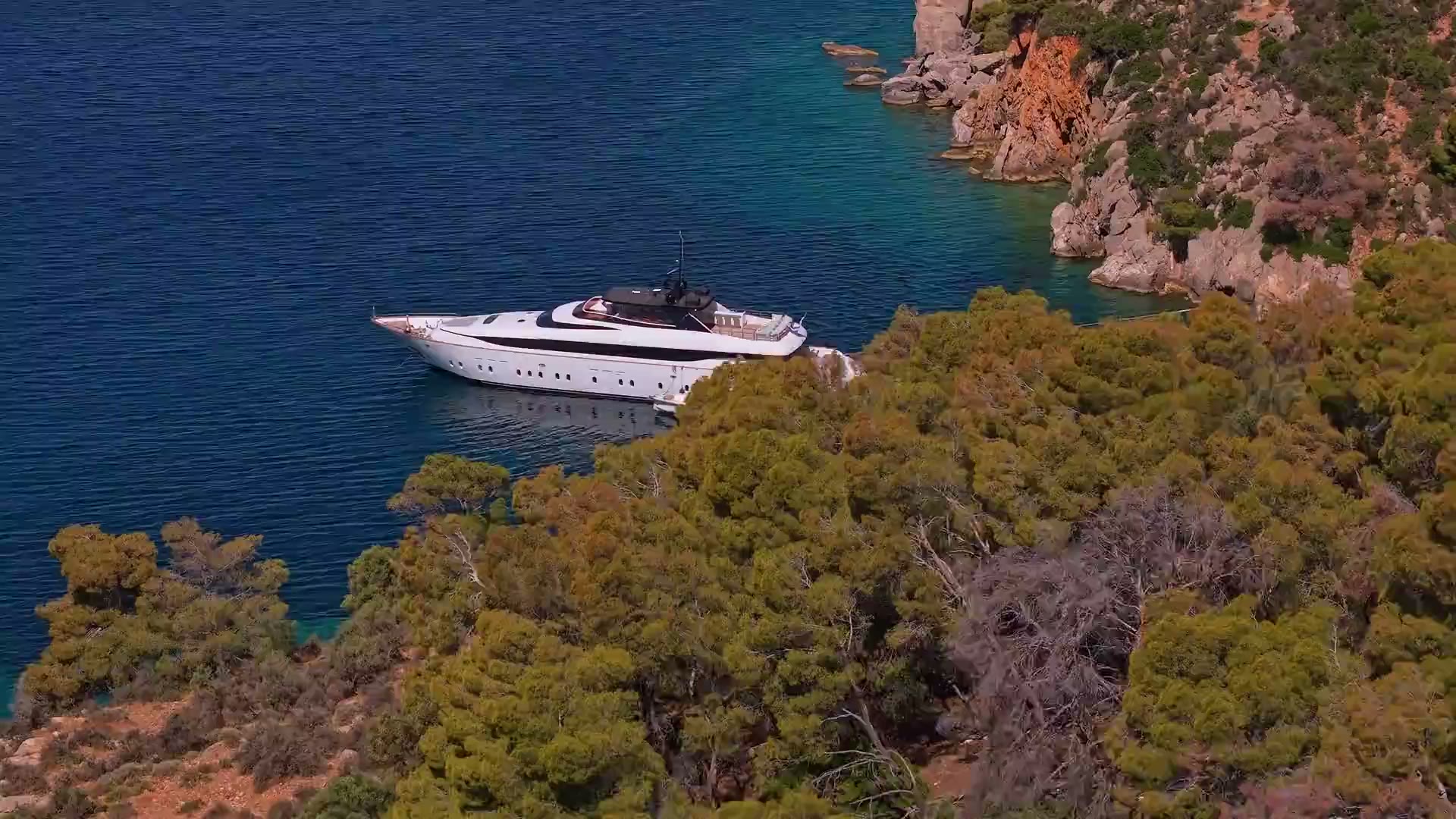 MAMMA MIA — video